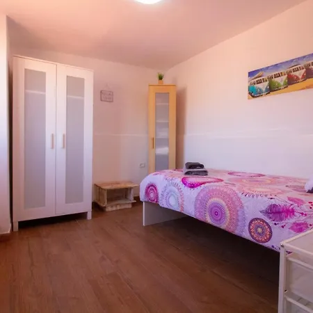 Spacious 3 Floor Penthouse With Roofterrace Lejlighed El Médano