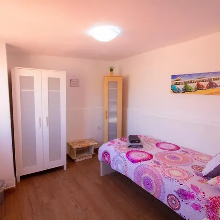 Spacious 3 Floor Penthouse With Roofterrace *